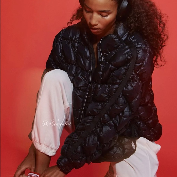 NEW Free People Scrunchy Glossy Pippa Packable
Puffer Jacket - Picture 2 of 10